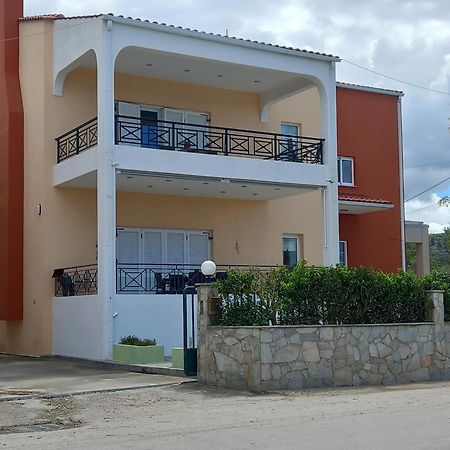 Σπίτι Δίπλα Στην Θάλασσα Villa Патра Екстериор снимка
