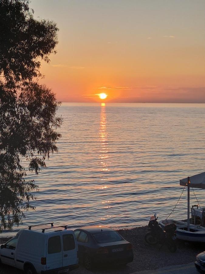 Σπίτι Δίπλα Στην Θάλασσα Villa Патра Екстериор снимка