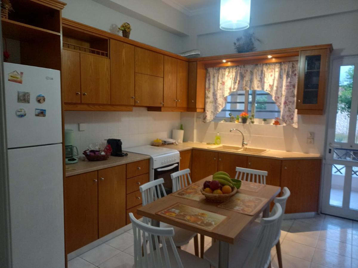 Σπίτι Δίπλα Στην Θάλασσα Villa Патра Екстериор снимка